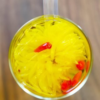 🌼 Chrysanthemum & Goji Glow ✨Sip serenity in every cup. This golden infusion of vibrant chrysanthemum flowers and energizing goji berries isn’t just a treat for the eyes — it’s a moment of calm, warmth, and gentle rejuvenation. 💛🍵
Perfect for clearing the mind, soothing the body, and brightening your day.
#HenceTea #TeaTastingIsFriendMaking #ChrysanthemumTea #GojiBerryTea #TeaWellness #FlowerTea #TeaCulture #MindfulMoments #SipAndGlow #ChineseTea #HerbalInfusion