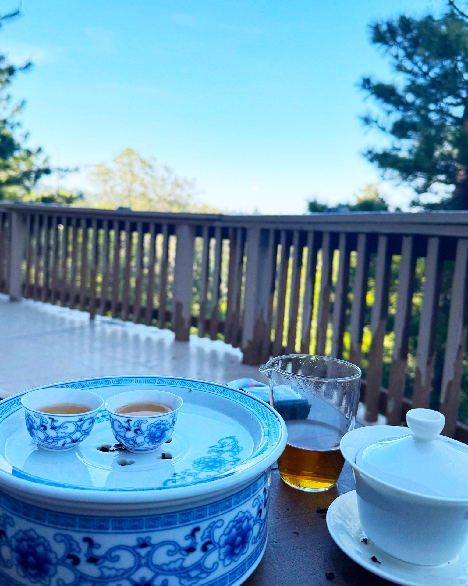 Tea in the Mountains 🌲🍃Sipping tea above the clouds at Lake Arrowhead, California. 🏞️
Surrounded by pine trees, fresh mountain air, and blue skies—this is tea as it’s meant to be: peaceful, intentional, and full of life.
Let your next cup take you somewhere calm.
Brew slowly. Breathe deeply. Live presently. 🫖✨
#HenceTea #LakeArrowhead #TeaInNature #TeaTastingIsFriendMaking #GongfuCha #ChineseTeaware #MindfulLiving #MountainVibes #LooseLeafTea #ArtOfTea #NatureRetreat #TeaLifestyle #TeaAndMountains #arttechnologyhumanityasone