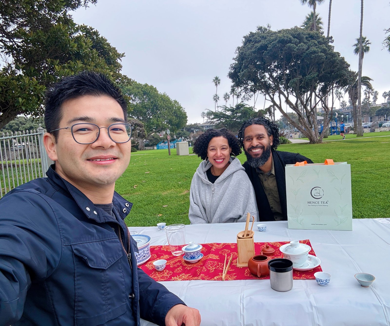 This photo was taken during our recent tea tasting, where one lovely couple joined us and shared a beautiful tea moment together.
We enjoyed several wonderful teas — two Phoenix Dancong, Da Hong Pao, and Jingmai raw Pu’er.

Sitting next to the ocean, with a sweeping sea view, immersed in Mother Nature, listening to the rhythm of the waves — all of this made our tea tasting an unforgettable experience shared in peace and presence.

On this Christmas Eve, we’re especially grateful for moments like this and for the people who make tea more meaningful.
Thank you again to this lovely couple for sharing this special tea moment with us. 🤍

May your holidays be calm, warm, and filled with good tea and good company.

🎄🍃🍵

#HenceTea #TeaTasting #ChristmasEve #TeaByTheOcean #TeaMoment #LooseLeafTea #PhoenixDancong #DaHongPao #JingmaiPuEr #TeaTastingIsFriendMaking #MindfulMoments #NatureAndTea